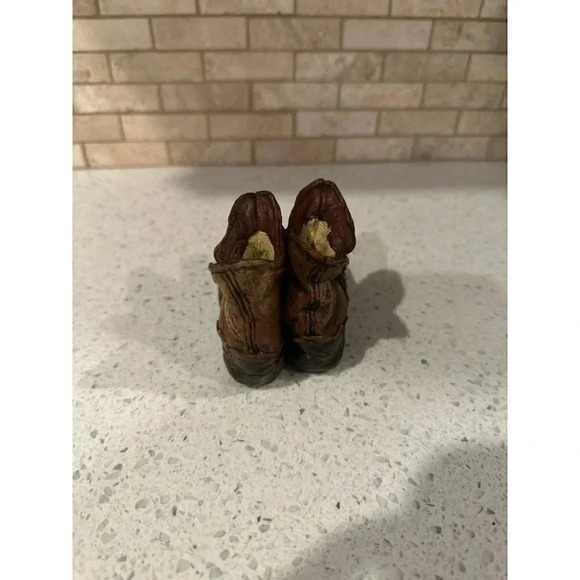 POPULAR IMPORTS 1999 “VICTORIA CHILD’S COLLECTION”  SMALL VICTORIAN SHOES FIGURE - Picture 4 of 4